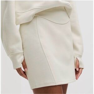 Lululemon Scuba high-rise miniskirt in color bone XS